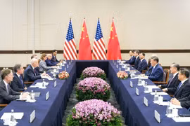 Quang cảnh cuộc gặp của Chủ tịch Trung Quốc Tập Cận Bình và Tổng thống Mỹ Joe Biden tại Lima (Peru) ngày 16-11. Ảnh: THX/TTXVN