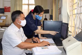 Không có bằng chính quy, công chức xã có bị tinh giản biên chế khi sắp xếp?