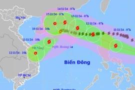 Bão chồng bão trên Biển Đông vào cuối năm có bất thường?