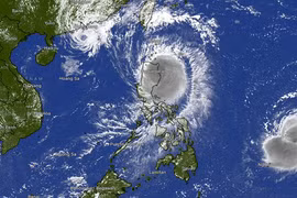 Biển Đông sắp hứng thêm bão mạnh cấp 15