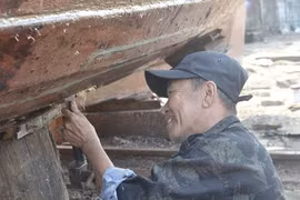 Cựu lính biển chữa tàu