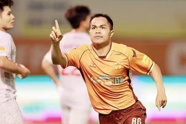HAGL vừa biết cách trụ hạng lại vừa khiến cuộc đua vô địch trở nên 'khó thở'