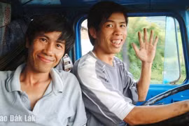 Ký sự lái xe đường dài - Bài cuối: Phía trước tay lái là sự sống