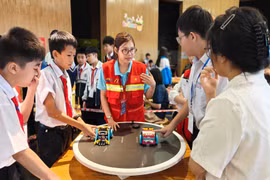 Khơi niềm đam mê công nghệ từ sân chơi robot
