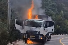 Xe tải chở bia bốc cháy trên đèo Mimosa