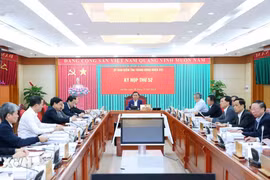 Bộ Chính trị xem xét, thi hành kỷ luật ông Nguyễn Xuân Phúc