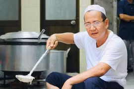 TP.HCM nghĩa tình: Bát cháo gà của người Hồi giáo vào tháng Ramadan thiêng liêng