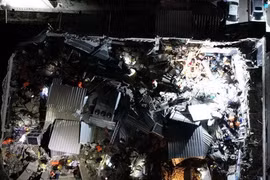 Hàng trăm người gặp nạn trong hộp đêm bị sập mái ở Dominica, thương vong tăng liên tục