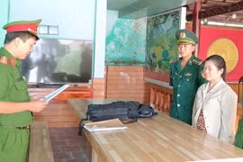 Phát hiện đối tượng truy nã trong đoàn người do phía Campuchia trao trả