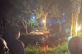 Hà Nội: 4 người trong gia đình rơi xuống mương nước, 3 người tử vong