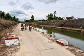 Tai nạn rập rình trên tuyến đường dọc kênh Văn Phong