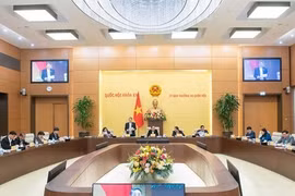 Phê chuẩn bảng lương, phụ cấp chức vụ với cán bộ lãnh đạo Nhà nước