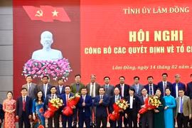 Lâm Đồng công bố các quyết định về tổ chức cán bộ