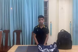 Đột nhập ký túc xá lấy nhiều tài sản rồi... gửi đồ trộm cắp về trước