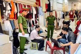 Một chủ shop quần áo ở Quảng Ngãi điều hành đường dây môi giới mại dâm