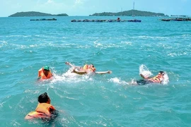 Khách quốc tế đổ xô đến Phú Quốc