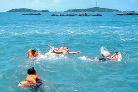 Khách quốc tế đổ xô đến Phú Quốc