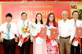 Tỉnh ủy Bình Dương trao các quyết định về công tác nhân sự