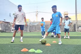 Nuôi dưỡng niềm đam mê bóng đá trong học sinh tiểu học