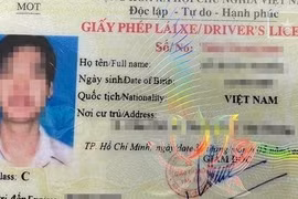 Ngoài giấy phép lái xe bắt buộc phải mang theo giấy tờ gì, theo luật mới?