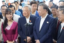 Tổng Bí thư Tô Lâm thăm Trung tâm nghiên cứu, đào tạo thiết kế vi mạch và trí tuệ nhân tạo Đà Nẵng