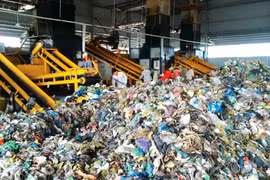 Để giảm áp lực chất thải rắn ở đô thị