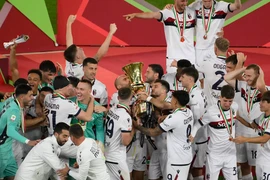 Hạ 'ông lớn' AC Milan, Bologna đoạt Coppa Italia sau nửa thế kỷ
