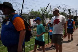 Hàn Quốc khôi phục tour du lịch đến Bàn Môn Điếm