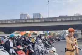 Từ 2025, vượt đèn đỏ, đi ngược chiều bị phạt tới 20 triệu đồng