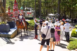 Tây Nguyên - Nam Trung bộ nườm nượp khách du lịch