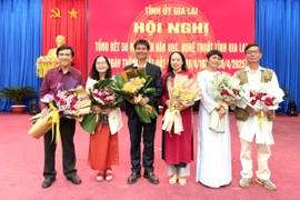 Những gia đình đồng hành cùng văn học nghệ thuật