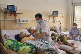 TP HCM: Số ca COVID-19 tăng nhanh do biến thể NB.1.8.1