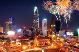 Điểm danh 15 địa điểm bắn pháo hoa đêm giao thừa ở TP HCM