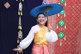 Thai Festival 2025 trở lại, giới trẻ mặc trang phục và đổ xô ăn đồ Thái