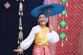 Thai Festival 2025 trở lại, giới trẻ mặc trang phục và đổ xô ăn đồ Thái