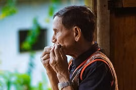 Dìu dặt Kon Chênh