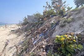 Cấp thiết xây dựng kè chắn sóng bảo vệ làng biển Trung Lương