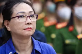 Tạm dừng phiên tòa Trương Mỹ Lan để làm rõ số tiền trong vụ án