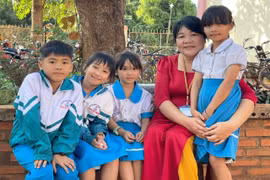 Cô Hồ Thị Thùy Trang luôn được các em học sinh yêu mến. Ảnh: A.H