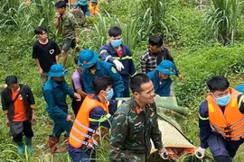 Vụ nước lũ cuốn trôi 3 mẹ con đi xe máy: Tìm thấy thi thể người mẹ