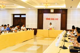 Quang cảnh phiên họp tại điểm cầu trụ sở UBND tỉnh. Ảnh: PHƯƠNG DUNG