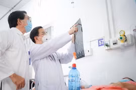 Đoàn hành hương 24 người gặp tai nạn, 1 phụ nữ bị đứt lìa cẳng chân 