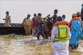 Số nạn nhân trong vụ chìm thuyền ở Nigeria có thể lên tới trên 100 người