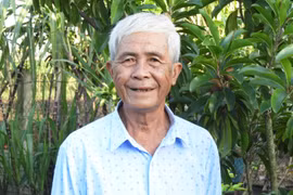 Ông Lê Đình Long-Bí thư Chi bộ kiêm Trưởng thôn 2, xã An Phú, TP. Pleiku. Ảnh: T.N