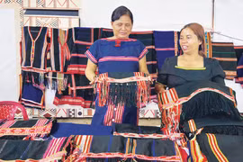 Bền bỉ một tình yêu với di sản văn hóa 