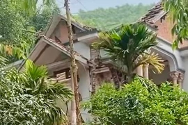 Nổ lớn tại ngôi nhà 2 tầng, 4 người thương vong