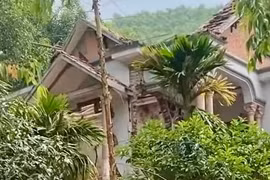 Nổ lớn tại ngôi nhà 2 tầng, 4 người thương vong