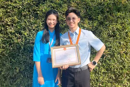 Đôi bạn “thanh mai trúc mã” cùng chinh phục đỉnh cao 