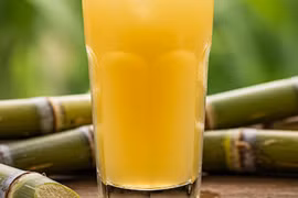 Nước mía có nhiều lợi ích, đau dạ dày có nên uống?