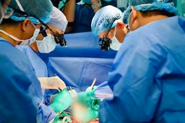 200 y bác sỹ xuyên đêm ghép tạng cứu người trong những ngày cận Tết